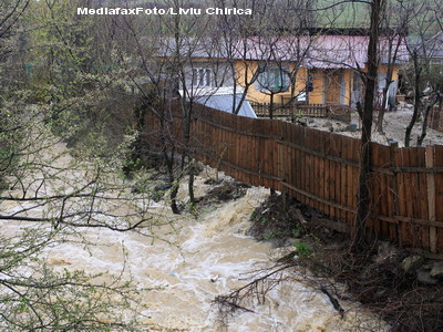 Pericol de inundatii in Caras Severin! Cotele de atentie ale unor rauri au fost depasite