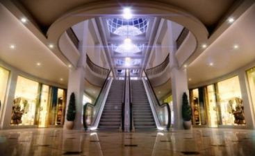 Romanii au lasat cu 30% mai multi bani in mall-uri in aceasta vara