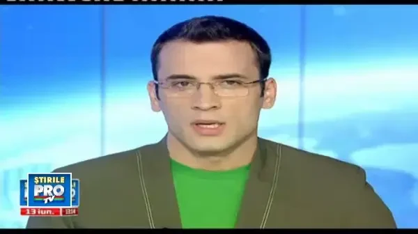 Cladirile vechi,pericol de moarte pentru trecatori. Bucati dintr-un balcon s-au prabusit in Capitala