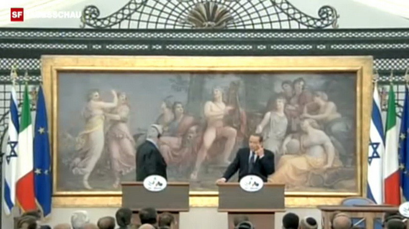 "Asa arata Bunga-Bunga in 1811". Berlusconi glumeste pe seama uriasului scandal sexual