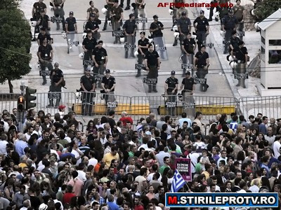 "Indignatii" din Atena. Violente in piata Syntagma: manifestantii s-au batut cu politistii