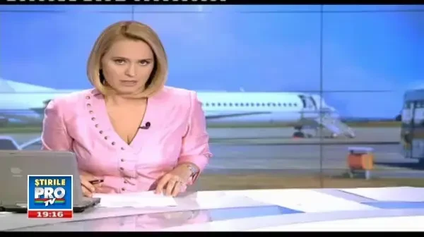 Cursa cu emotii pentru 55 de romani: o tanara a lesinat in avion in mijlocul zborului