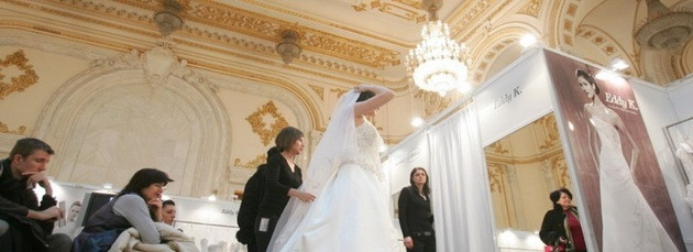 Petreci, deci platesti. Mirii vor trebui sa achite o noua taxa, daca vor muzica la nunta