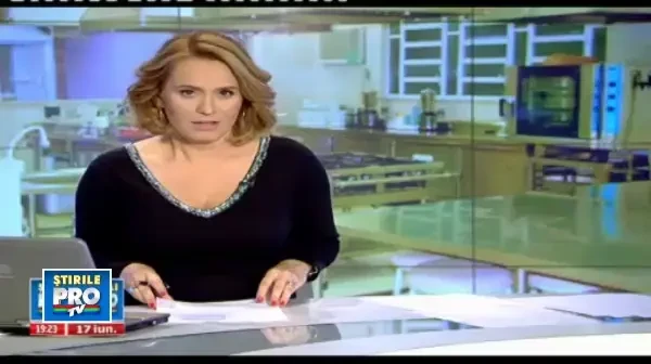 Sarmale, pastrav la cuptor si saramura de pui. Nu e meniu de taverna, ci de Parlament