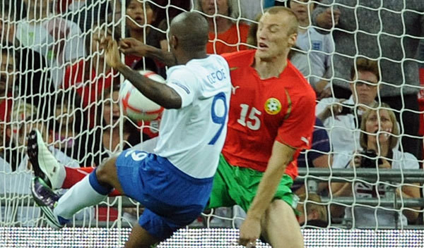 Steaua a refuzat un jucator de nationala pe motiv ca e gay! Cum l-au primit sarbii de la Partizan