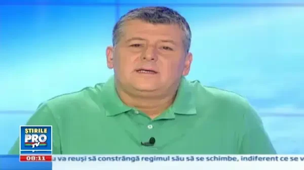 In acest sezon culorile puternice dau tonul in sfera tinutelor de seara