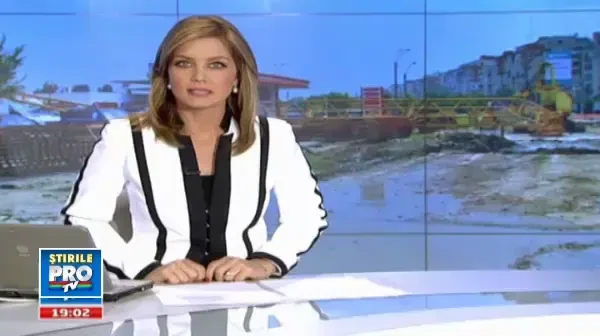 Ca in "Sfarsitul Lumii": o macara s-a prabusit in Bucuresti