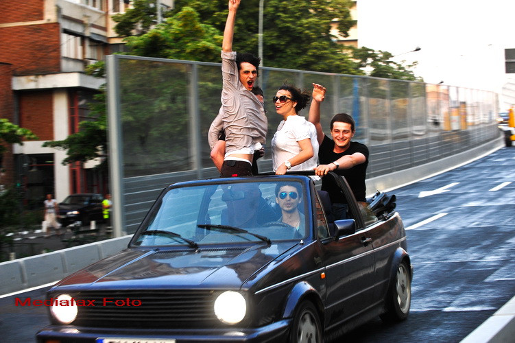 Pasajul Barasab, traversat de 10.000 de masini in prima zi. Cat poate duce cel mai lat pod european