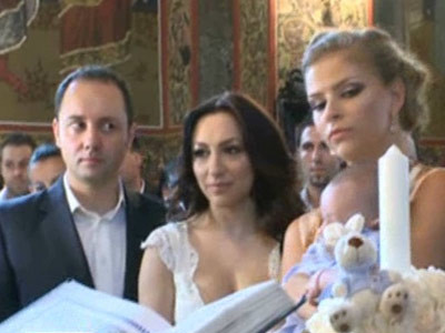 VIDEO. Maruta jr., la prima sa aparitie publica. Andra si Catalin si-au botezat fiul