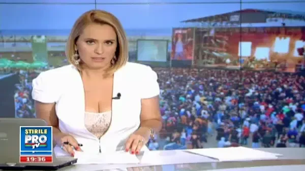 Amy, "praf" in concertul din Belgrad. Momentul in care isi arunca pantofii si cade pe scena. VIDEO