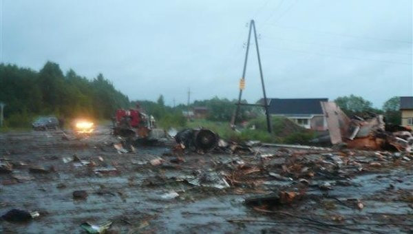44 de morti in Rusia, dupa ce un avion a ratat aterizarea fortata pe o autostrada. FOTO si VIDEO