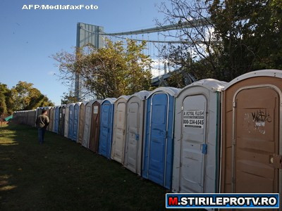 Capitala cu iz intepator. In lipsa toaletelor publice, bucurestenii au solutii: "Merg in tufisuri"