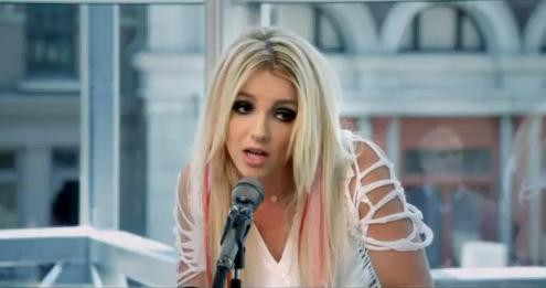 Britney Spears socheaza din nou: “Sunt insarcinata cu Brad Pitt!" VIDEO