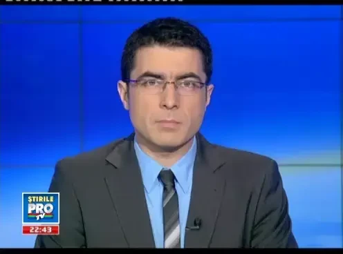 Batuti mar si amenintati cu o sabie pentru ca i-au cerut unei fete de 14 ani numarul de telefon