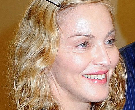 Ii este scrisa minciuna pe fata. Ce nu vrea Madonna sa se afle despre ea