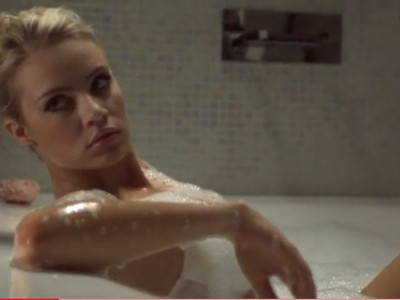 Miss Elvetia, modelul as in Economie, care stie 5 limbi si este stagiara la JP Morgan