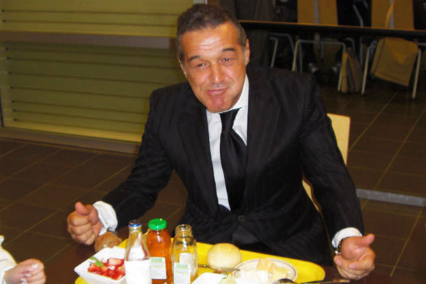 Becali si-a imprumutat prietenii si rudele cu 53 milioane de euro! ASTE e averea lui Gigi