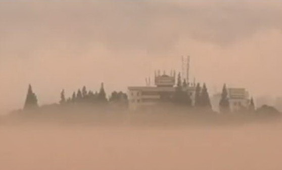 VIDEO. Aparitie-fantoma pe un rau din China. Un oras intreg a aparut pe ape