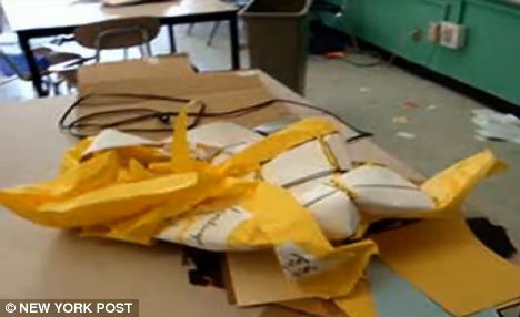 Gangsta' Paradise. Scoala care naste monstri. Elev catre profesor: Ai grija, iti violez nevasta