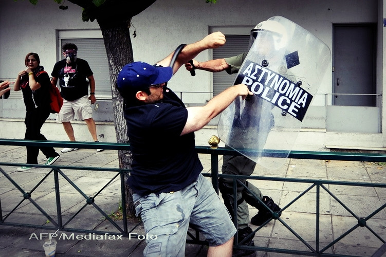 Cinci motive pentru care situatia din Grecia te intereseaza in mod direct