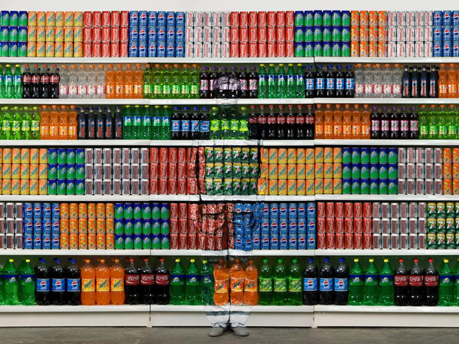 Omul invizibil chiar exista. Cum reuseste un chinez sa se faca nevazut chiar sub ochii tai. FOTO