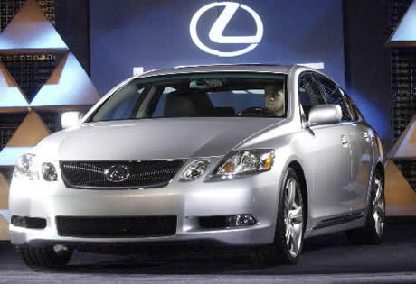 Toyota retrage 110.000 de masini hibrid de pe piata. Vezi de ce