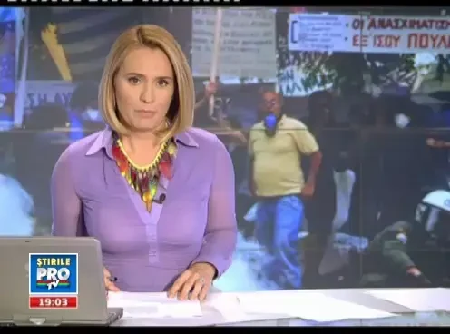 Tara fierbe, elenii se