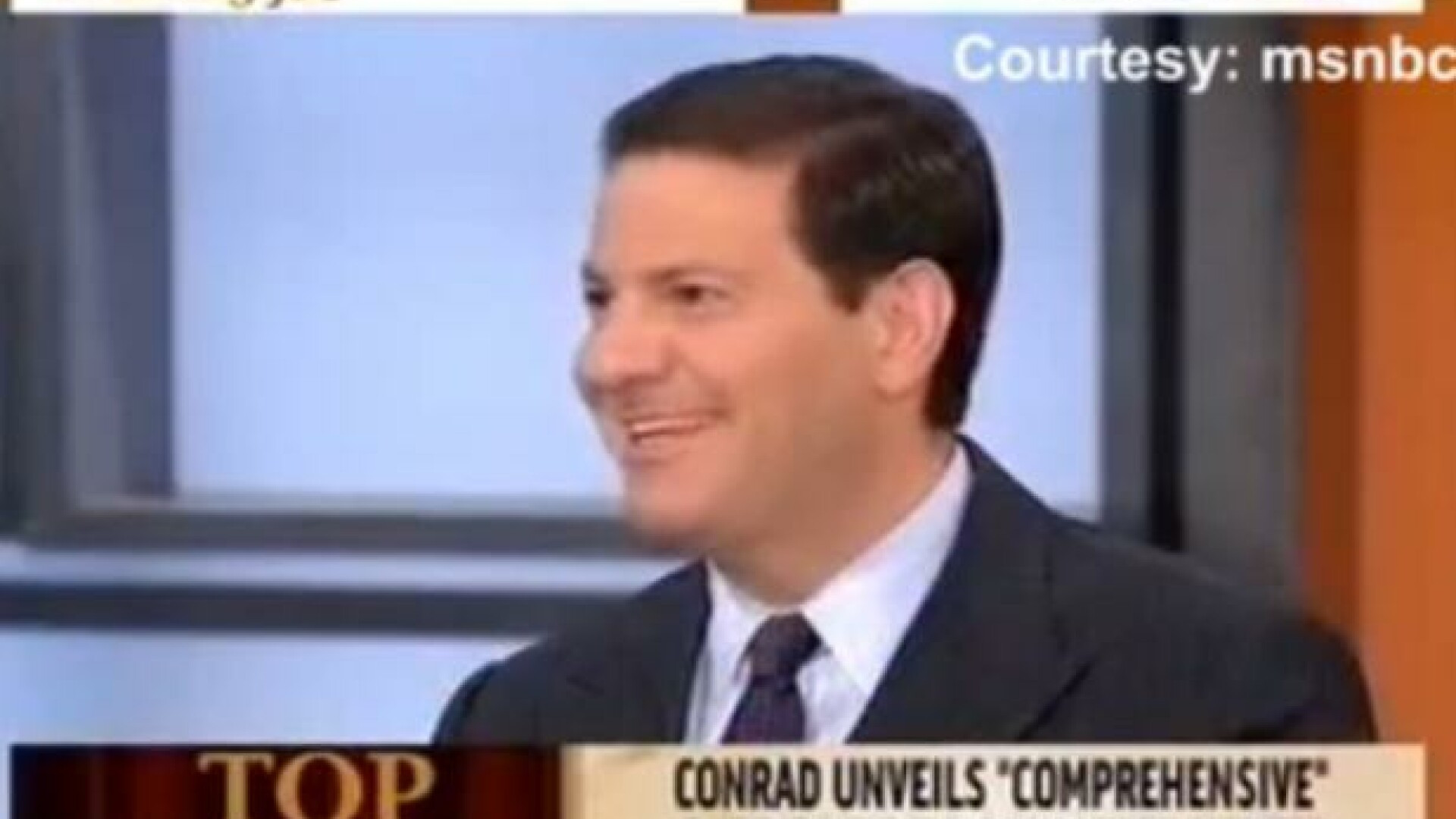 Ce a patit un analist politic care l-a injurat pe Obama pe pauza publicitara. VIDEO