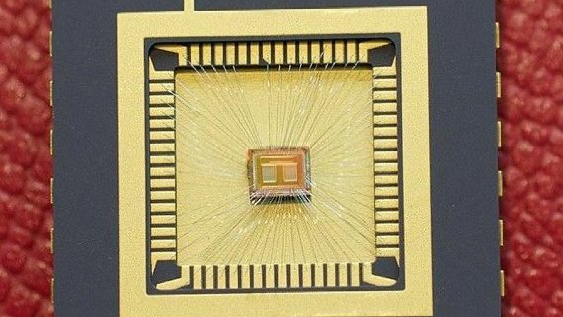 Arunca la gunoi Flash-ul USB! IBM a creat un tip de memorie de 100 ori mai rapid