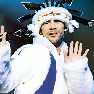 Distractie nebuna la Mamaia. Jamiroquai a sustinut un concert de exceptie pe plaja