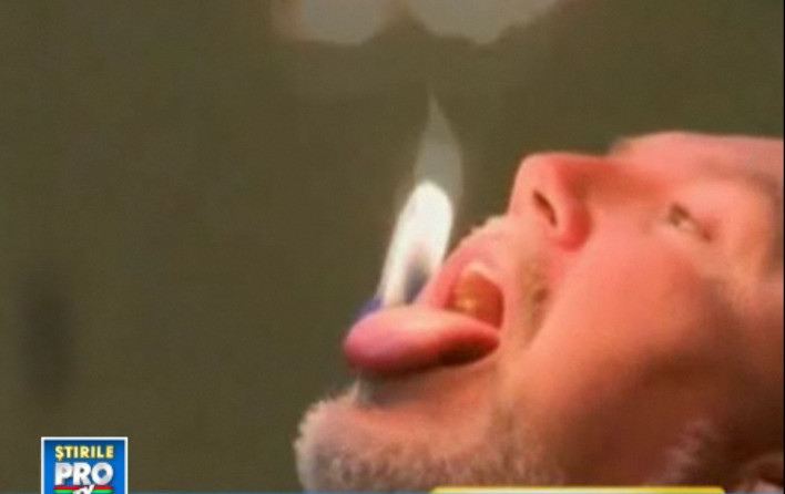 Bancnote care dispar si mobila plutitoare. Magicienii s-au intrecut in scamatorii la Dallas. VIDEO