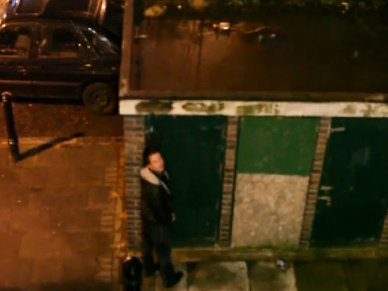 Cum s-a razbunat un barbat pe petrecaretii care urinau sub fereastra lui! VIDEO