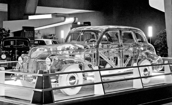 Masina-fantoma, in care oricine s-ar vedea. GALERIE FOTO