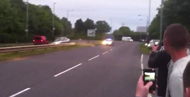 VIDEO. Fuga nebuna de politie. Un tanar la volan foloseste toate mijloacele sa nu fie prins