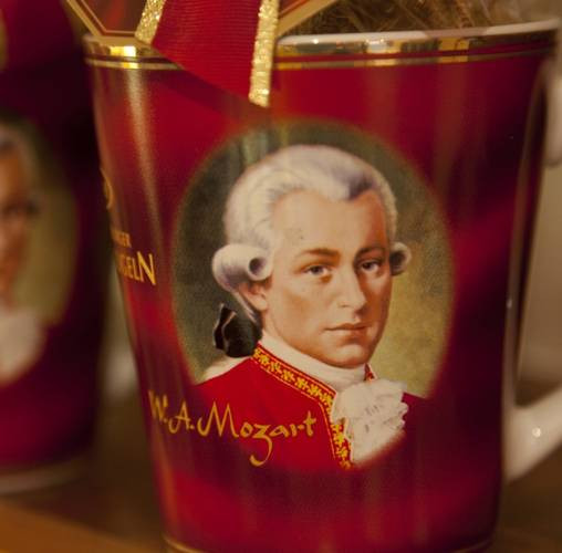 Mozart a murit din cauza... intunericului?