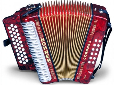 VIDEO N-ai mai auzit asa ceva! Vezi cum suna Metallica, Rihanna sau Michael Jackson la acordeon!