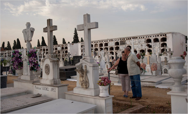 Sute de bebelusi, rapiti si vanduti spre adoptie de o retea formata din medici si calugarite