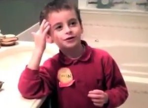 Cum reactioneaza un pusti cand face cunostinta cu un cuplu de gay. VIDEO