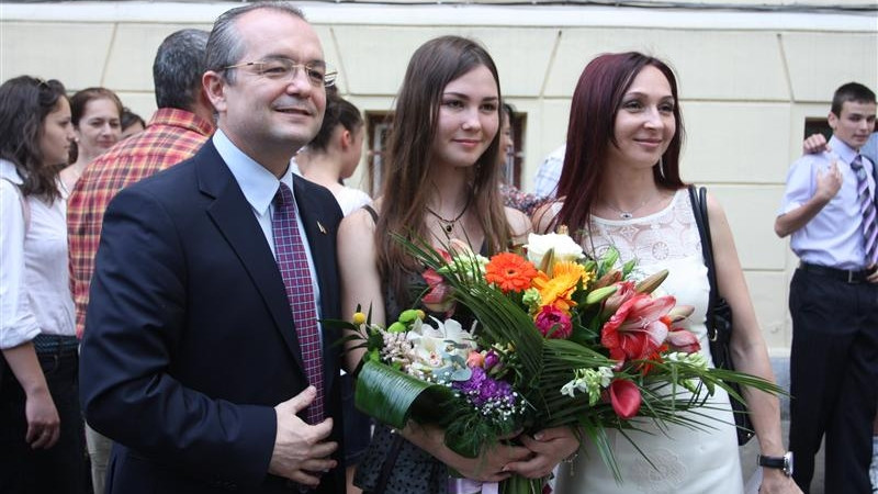 Rezultate admitere 2011. Unde a intrat fiica lui Boc si cu ce medie