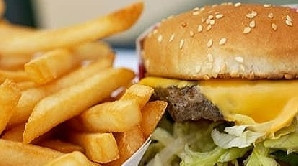 Mancarea "nemuritoare". Vezi cum arata produsele fast-food la 4 ANI de la cumparare. VIDEO