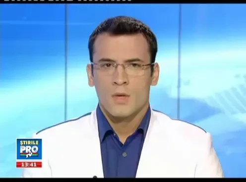 Brad Pitt a adoptat look-ul a la David Beckham. Il prinde?