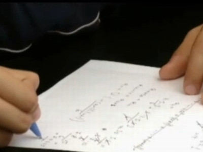 "Merg la scoala odata cu cel mic".Povestea parintilor care se pun cu burta pe carte la varsta a doua