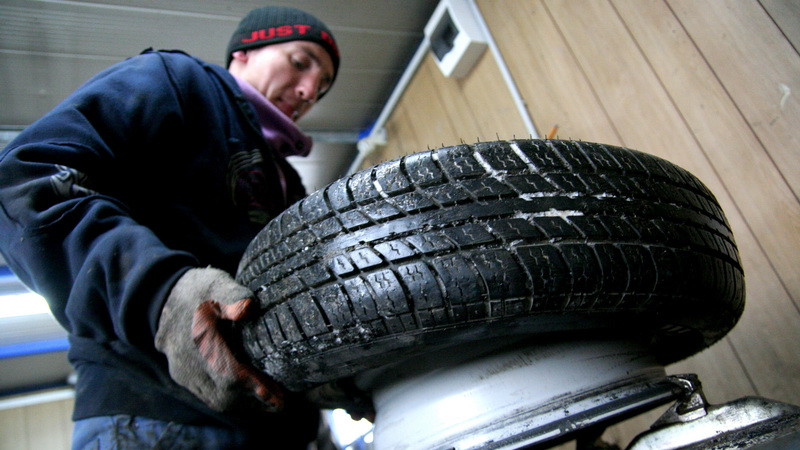 Masina de lux a fiului lui Ciomu, sectionata si vanduta pe bucati