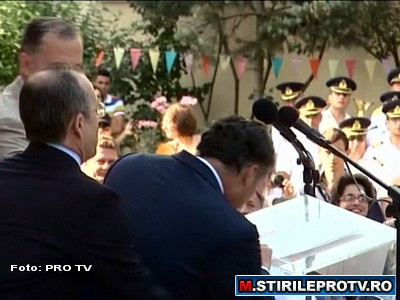 Merci BOCu! Ambasadorul Frantei la Bucuresti a lesinat, dar premierul l-a prins. VIDEO