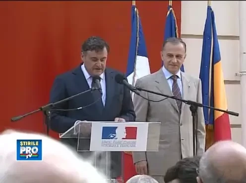 Merci, BOCu! Ambasadorul Frantei la Bucuresti a lesinat din cauza caldurii, dar premierul l-a prins