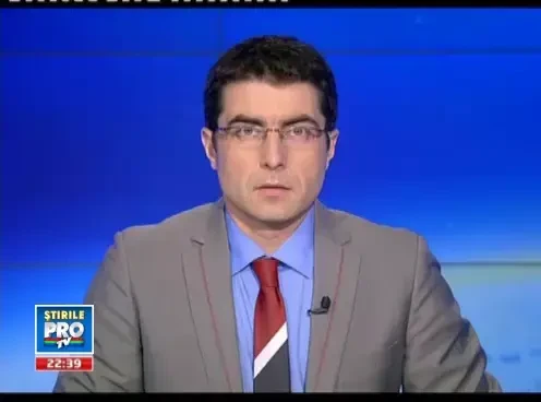 VIDEO cu doua hoate din Baia Mare in actiune: una o tine pe vanzatoare, alta o ia la pumni