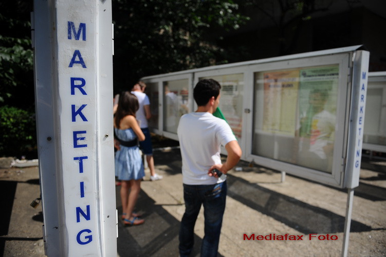 Au inceput examenele de admitere in facultati. Cat costa un loc cu plata la stat si la privat