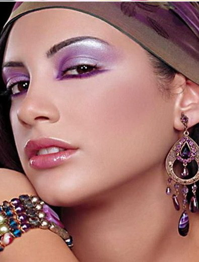 De la ce varsta poti incepe sa te machiezi?