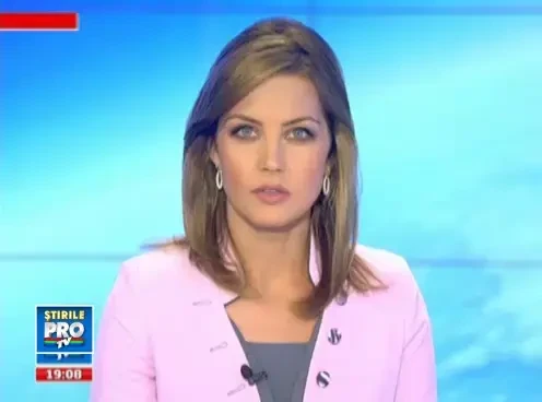 Furtunile au maturat nordul si vestul tarii. Drumuri si masini, distruse de copacii rupti