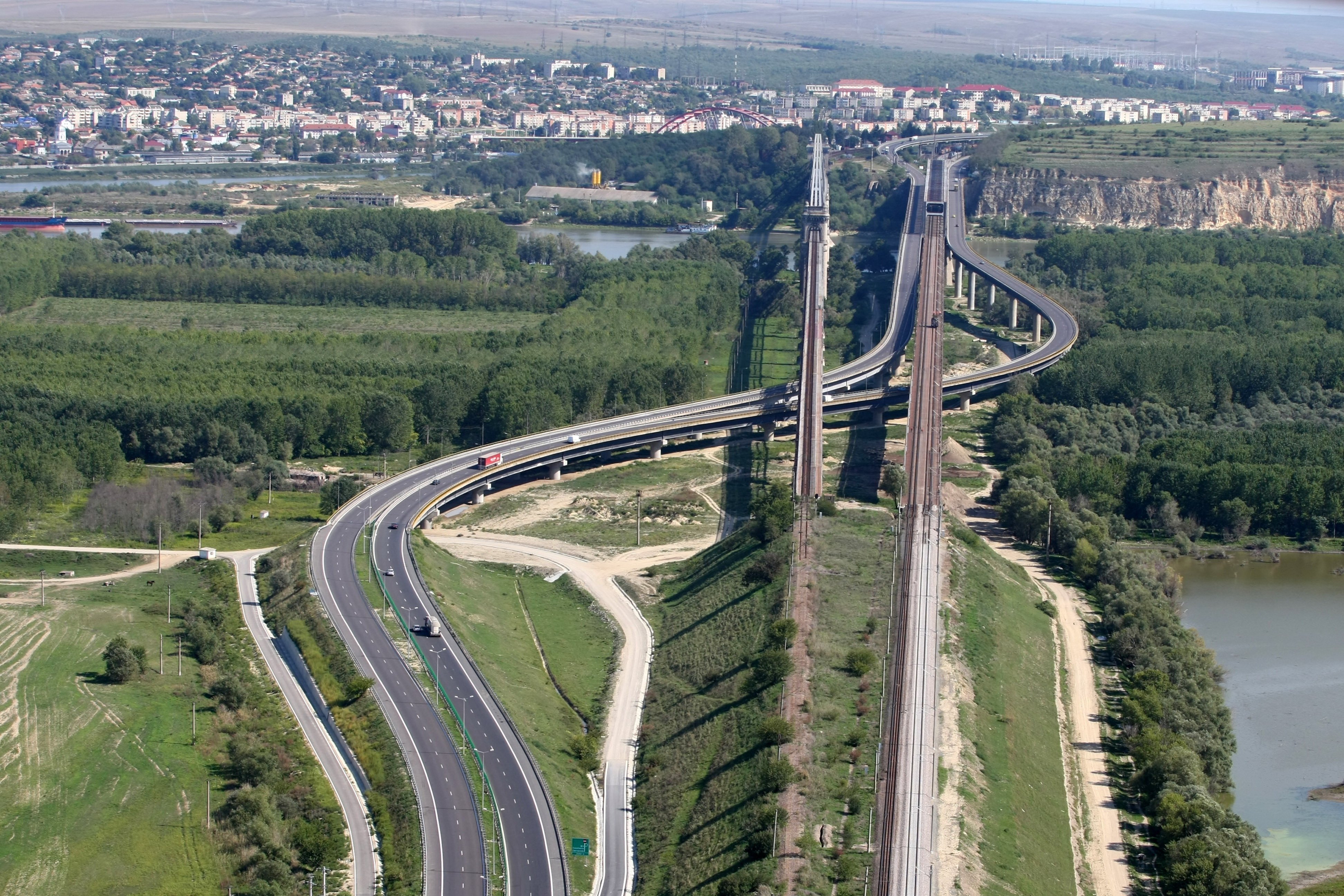 Cand 100.000 de oameni se intorc acasa, e bine sa gasesti o ruta alternativa.Ce recomanda politistii